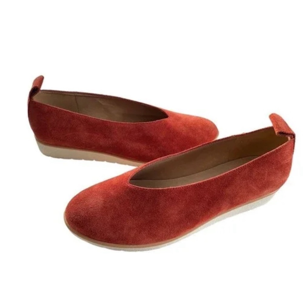 Eileen Fisher women Humor Demi-Wedge Flats Brick size 10. Suede, slip on, orange